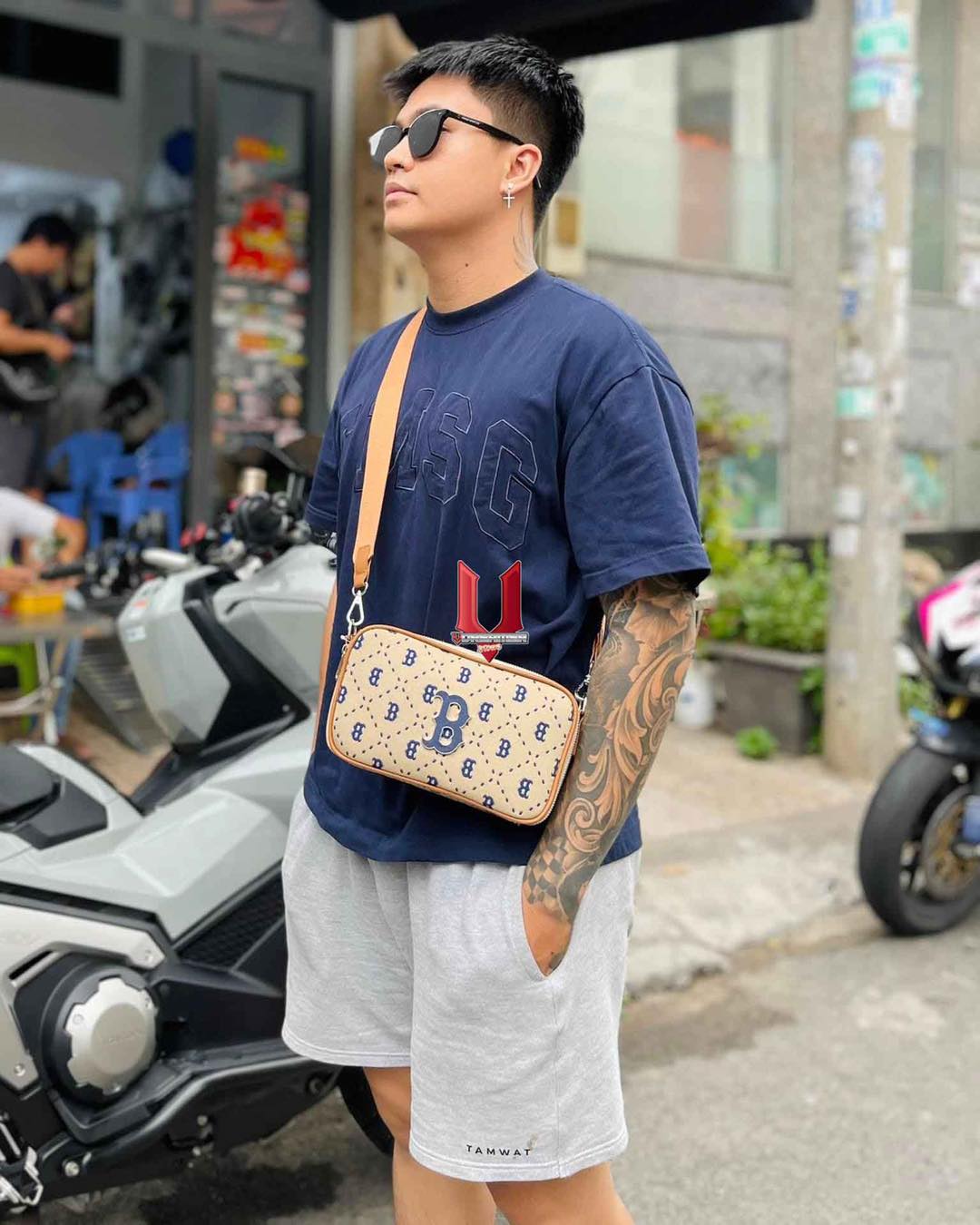MLB NY Yankees Waist  Chest Bag Mens Fashion Bags Sling Bags on  Carousell